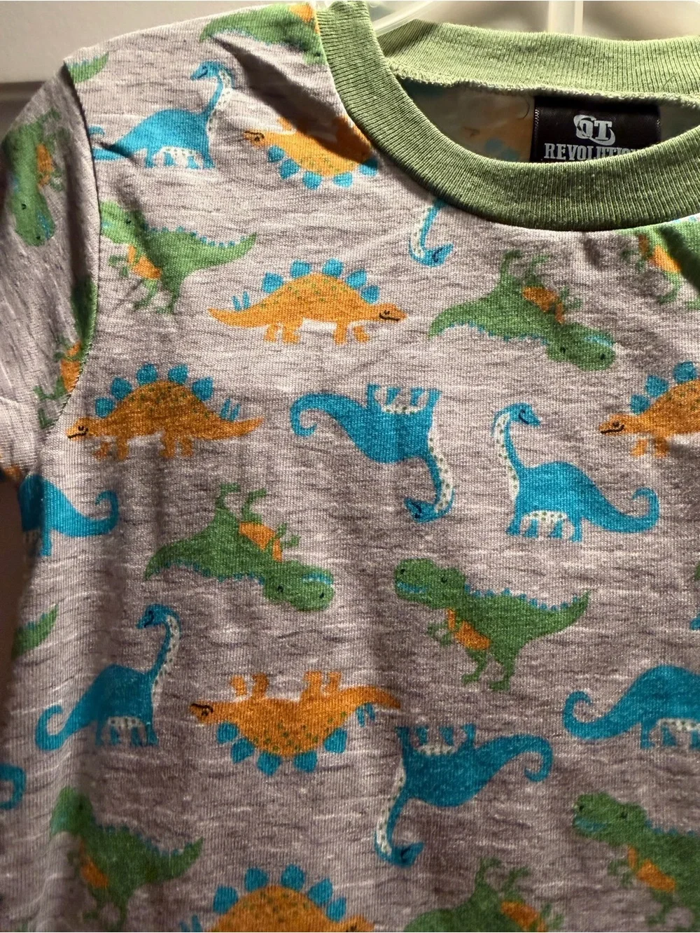 Size 5/6 Dinosaur Pajama Set. NWT